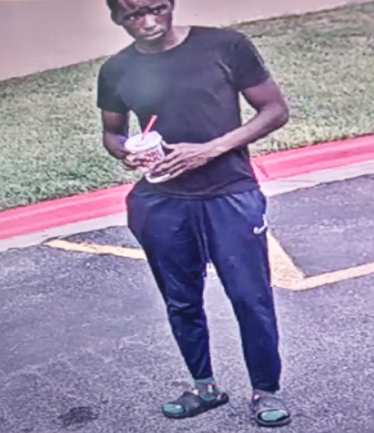 APD Detectives Search for a Suspect in Connection to an Assault